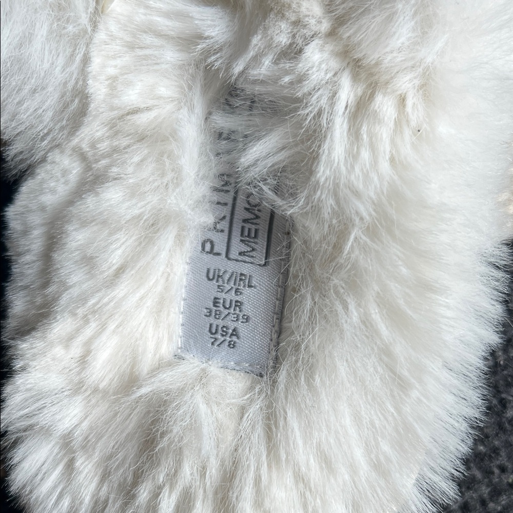 Primark Fluffy White Memory Foam Slippers 7/8‎ NWOT - Picture 7 of 7